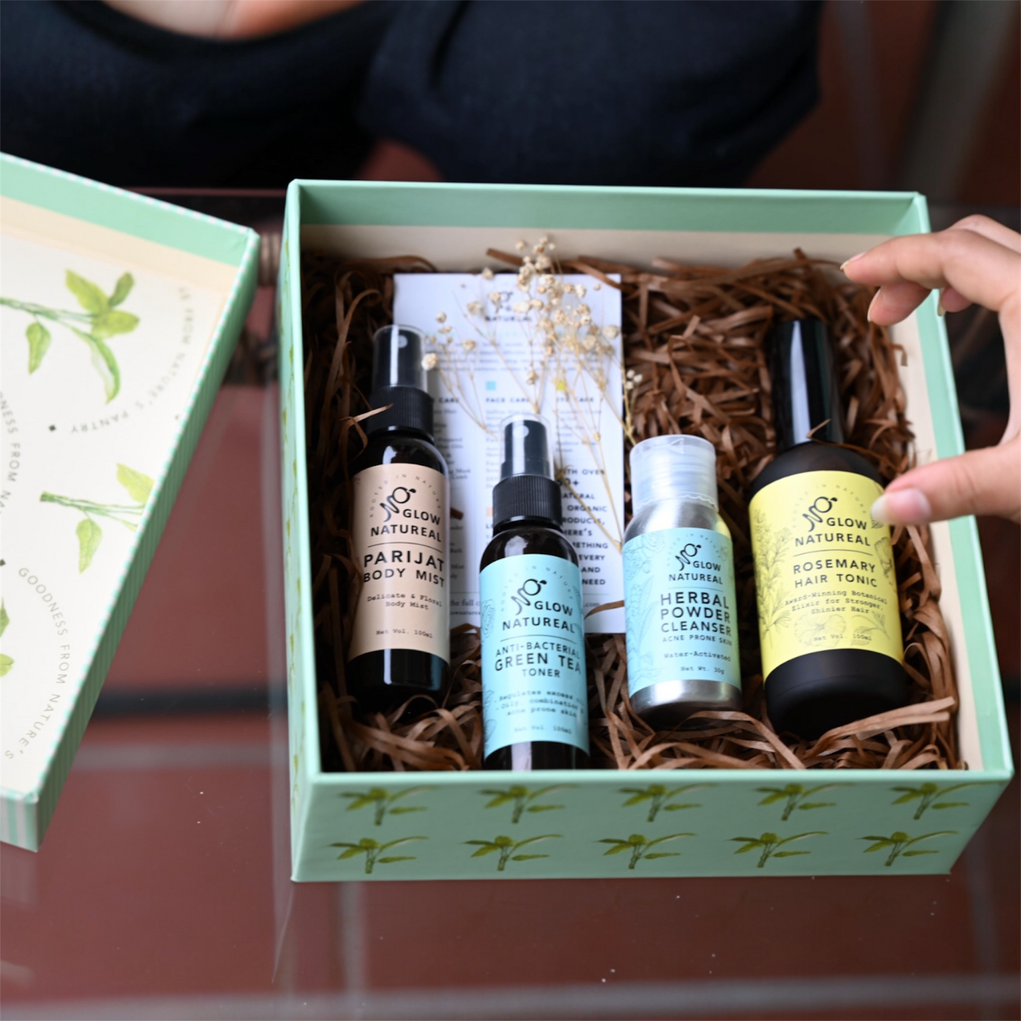 ⭐ Teens & Women Glow Gift Box ⭐